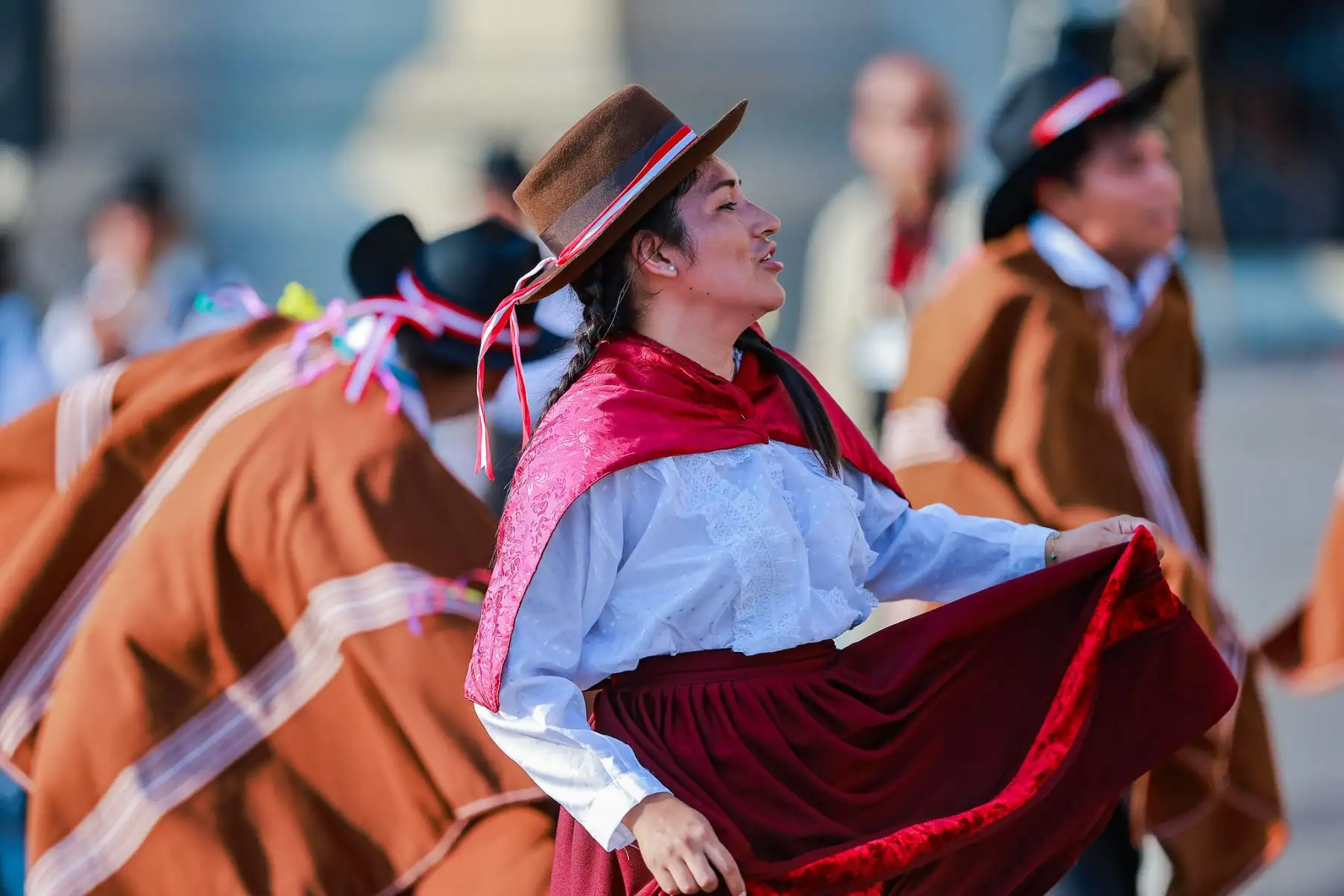 Con gran entusiasmo, el presidente José Jerí lideró el lanzamiento oficial del Carnaval de la Comunidad Campesina de Carcosi - 2026, Patrimonio Cultural de la Nación. Este hito en Palacio de Gobierno reafirma el compromiso del Estado por salvaguardar nuestras tradiciones. Foto: ANDINA/Prensa Presidencia