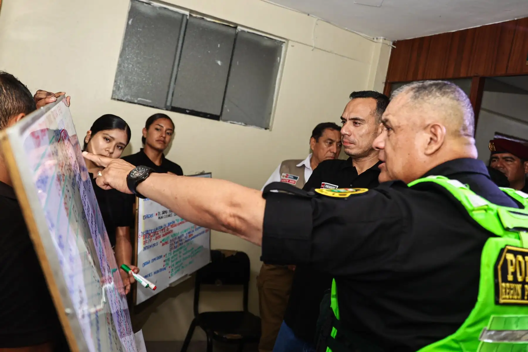 Presidente José Jerí supervisó el Mega Operativo de Control Territorial durante una visita de trabajo a la comisaría PNP de Santiago de Surco, donde se presentaron los resultados de la intervención realizada este 9 de febrero. Foto: ANDINA/ Prensa Presidencia