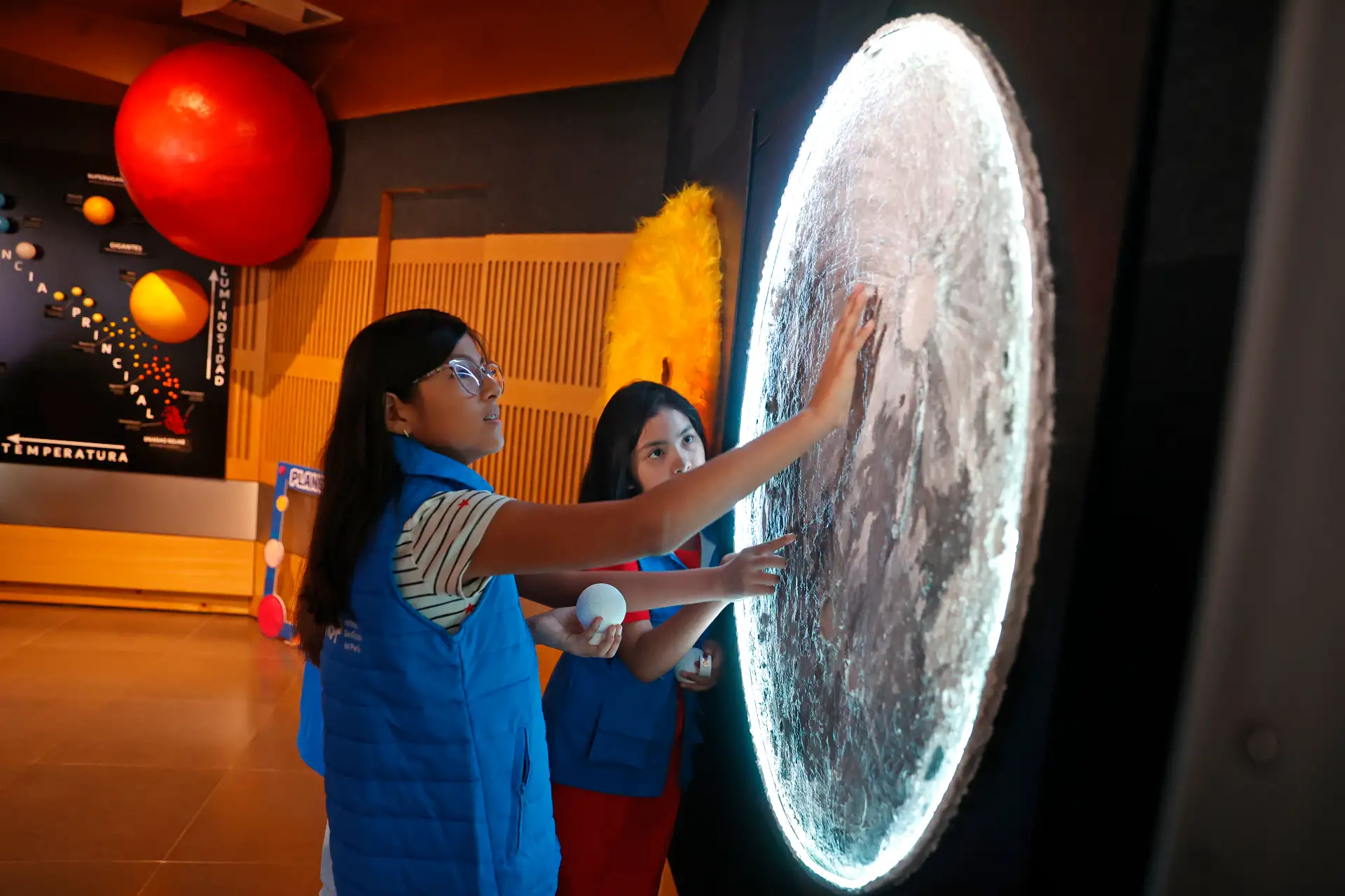El Instituto Geofísico del Perú (IGP) realiza evento “Investigadora científica por un día”, una iniciativa innovadora que busca despertar el interés de las niñas por la ciencia y promover su participación en el ámbito científico desde temprana edad.
Foto: ANDINA/Vidal Tarqui