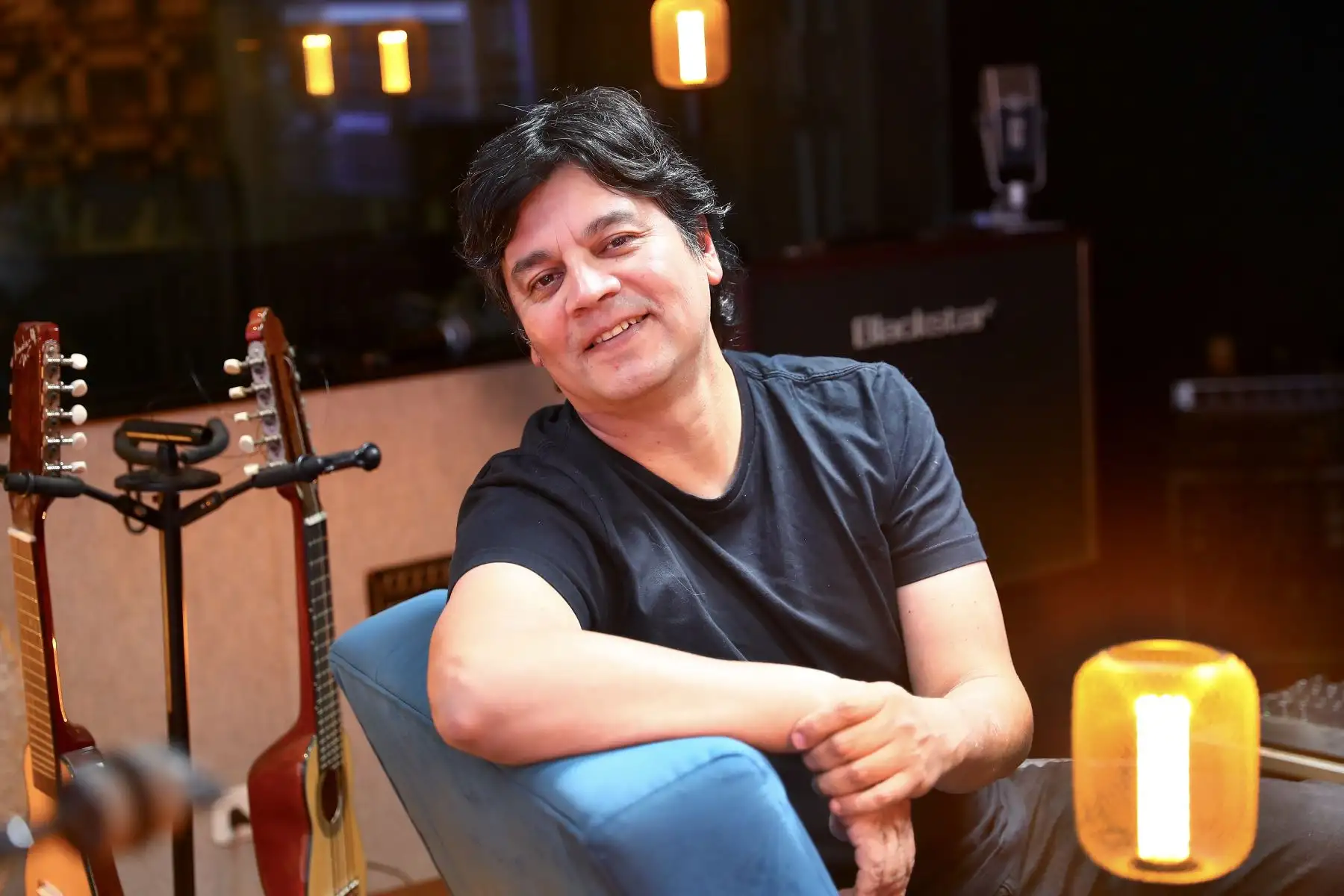 Con “Andino”, retorna de manera consciente al universo que dio origen a su música, luego de un largo recorrido de exploración y fusión con sonidos de Asia, África, Europa y Norteamérica, etapa que tuvo su punto culminante en su disco Pangea.
Foto: ANDINA/Verónica Calderón Zúñiga