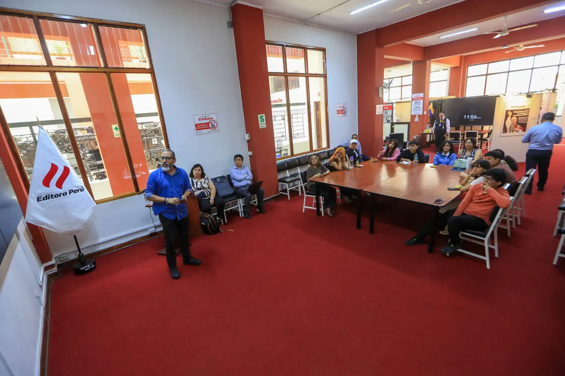 Estudiantes de la carrera de diseño gráfico  de Cibertec visitan las instalaciones de Editora Perú en el marco del programa Perú Bicentenario donde fueron recibieron charlas  afines a su carrera donde pudieron compartir con los profesionales de la Agencia Andina y diario El Peruano Foto: ANDINA/Ricardo Cuba