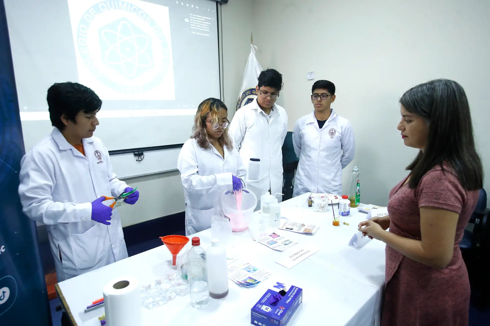 En los últimos años se destaca un incremento en el porcentaje de investigadoras, pasando del 30% en 2019 al 34.5% actualmente, de acuerdo a cifras del Registro Nacional Científico, Tecnológico y de Innovación Tecnológica (RENACYT).
Foto: ANDINA/Eddy Ramos