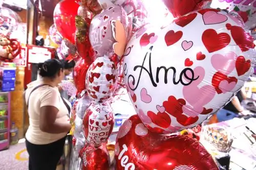 A pocos días de San Valentín, aumentan las ventas en el Mercado Central