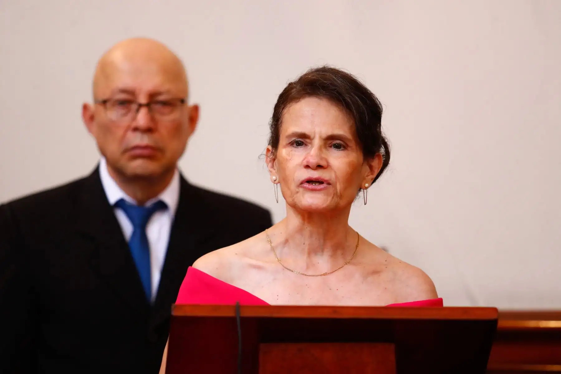 Anabel Gómez Alva y Willy Gómez Alva, sobrinos nietos de Felipe Pinglo, estuvieron presentes en la ceremonia de incorporación de la obra musical del famoso compositor peruano al Registro Peruano de Memoria del Mundo de la UNESCO, que se realizó en la Beneficencia de Lima, en el Cercado de Lima. Foto: ANDINA/Daniel Bracamonte