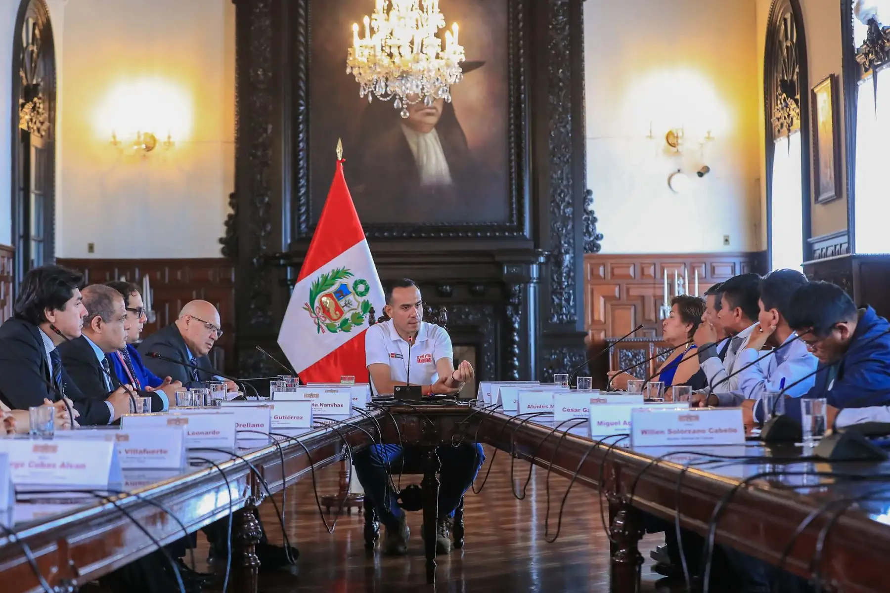 El presidente de la República José Jerí participó en una reunión de trabajo junto a la congresista María Z. Chunga y alcaldes de las regiones Piura y Huánuco Foto: ANDINA/Prensa Presidencia