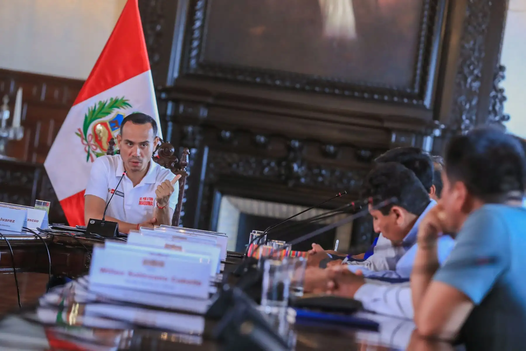 El presidente de la República José Jerí participó en una reunión de trabajo junto a la congresista María Z. Chunga y alcaldes de las regiones Piura y Huánuco Foto: ANDINA/Prensa Presidencia