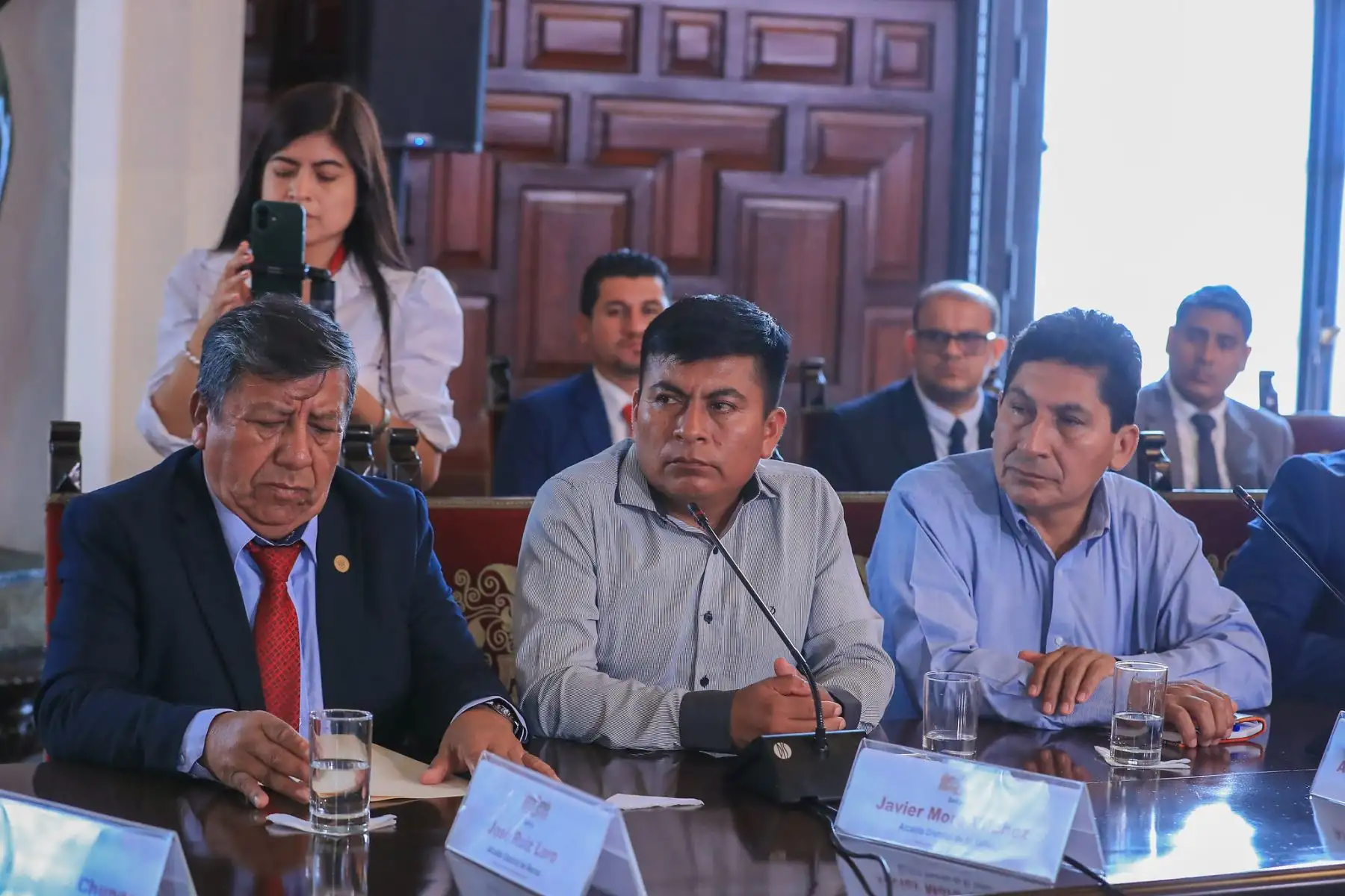 El presidente de la República José Jerí participó en una reunión de trabajo junto a la congresista María Z. Chunga y alcaldes de las regiones Piura y Huánuco Foto: ANDINA/Prensa Presidencia
