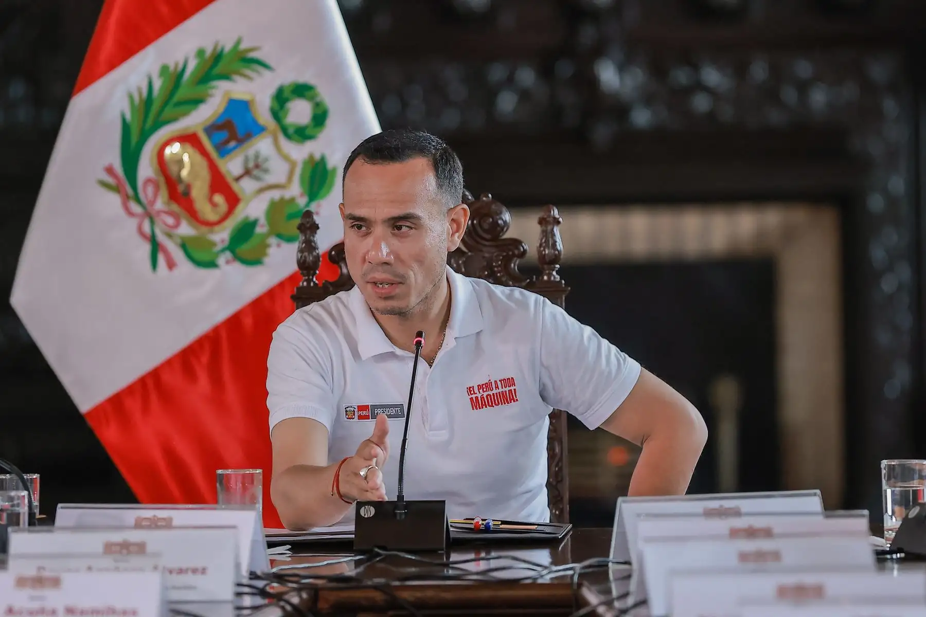 El presidente de la República José Jerí participó en una reunión de trabajo junto a la congresista María Z. Chunga y alcaldes de las regiones Piura y Huánuco Foto: ANDINA/Prensa Presidencia