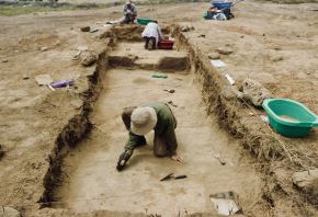 Un grupo de arqueólogos peruanos realiza una investigación en la costa de la región La Libertad para explicar cómo los pueblos del Perú prehispánico afrontaron la llegada del orden colonial. Foto Cortesía: Randy Reyes