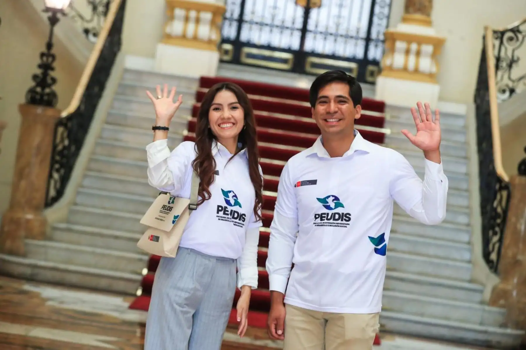 El presidente de la república, José Jerí, dio inicio al Programa de Extensión Universitaria en Desarrollo e Inclusión Social (PEUDIS), en el que 300 personas aprenderán sobre el funcionamiento de las intervenciones del Estado y su impacto en la mejora de la calidad de vida de la población.  Foto: ANDINA/Prensa Presidencia