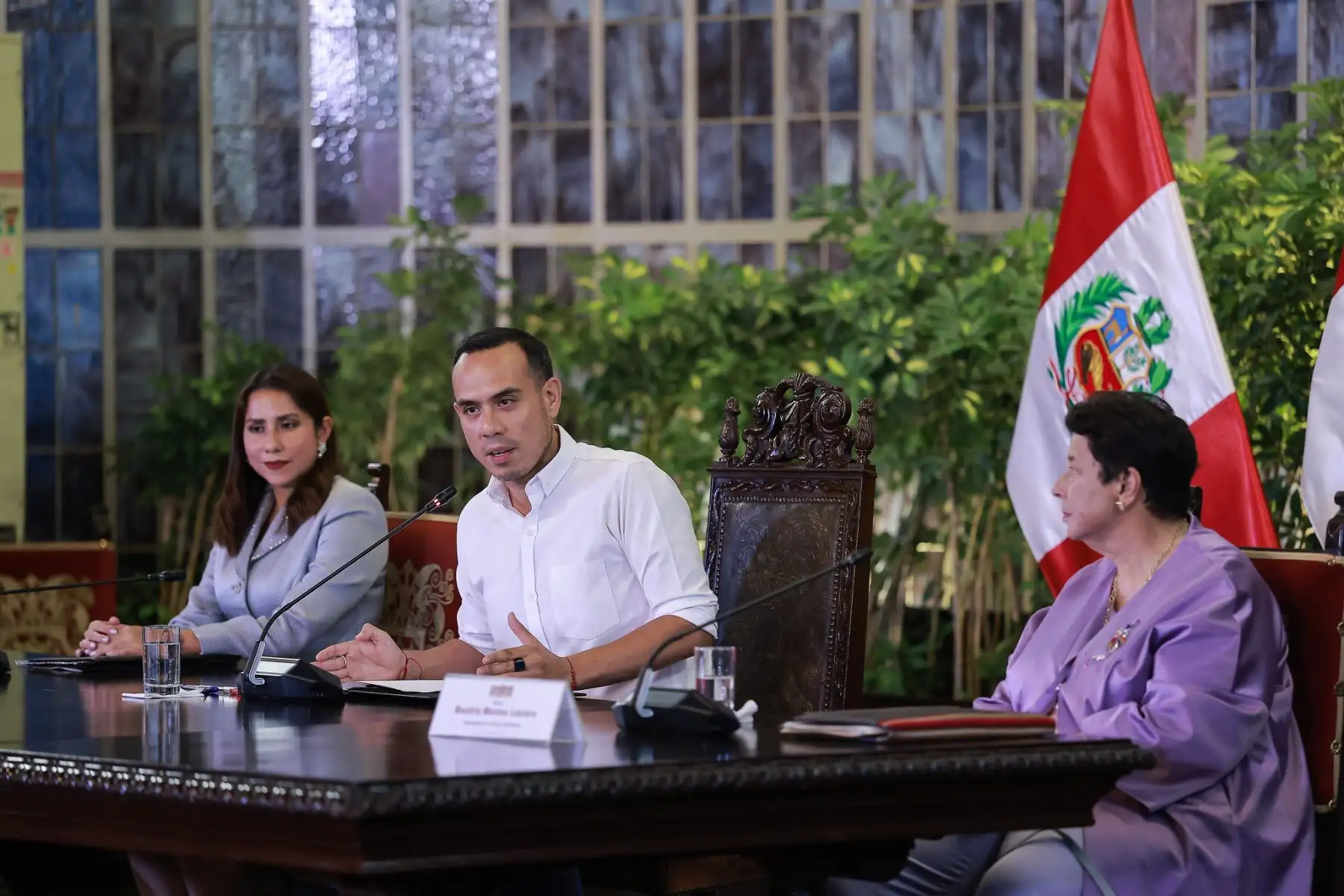 El presidente de la república, José Jerí, dio inicio al Programa de Extensión Universitaria en Desarrollo e Inclusión Social (PEUDIS), en el que 300 personas aprenderán sobre el funcionamiento de las intervenciones del Estado y su impacto en la mejora de la calidad de vida de la población.  Foto: ANDINA/Prensa Presidencia