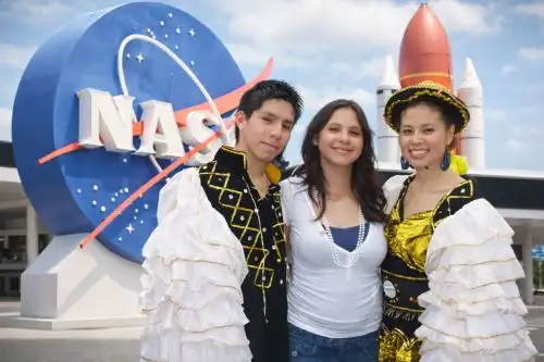 Los hermanos Silva cumplieron su sueño de trabajar en la Agencia Espacial estadounidense. Foto: Composición de Andina