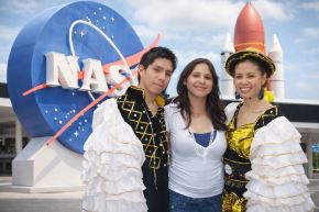 Los hermanos Silva cumplieron su sueño de trabajar en la Agencia Espacial estadounidense. Foto: Composición de Andina