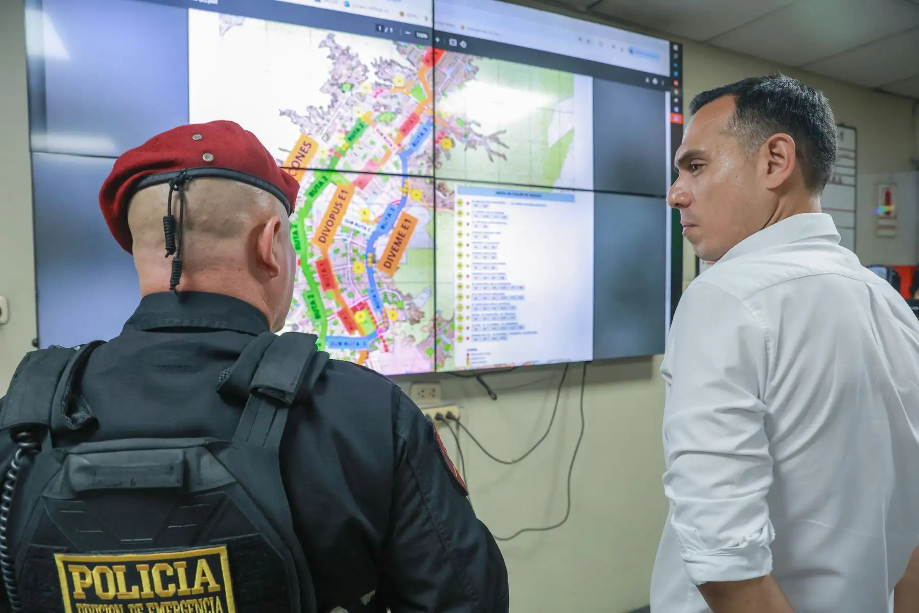 Presidente José Jerí inspeccionó las instalaciones del Escuadrón de Emergencia Este 1. SJL. Foto: ANDINA/ Prensa Presidencia