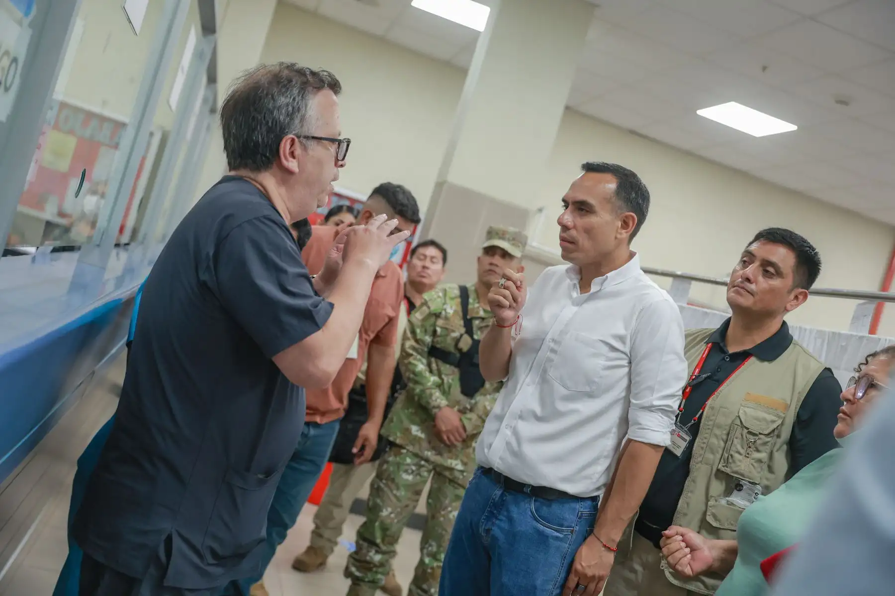 Presidente José Jerí, visitó Hospital Guillermo Almenara para recoger demandas de pacientes y adoptar medidas que mejoren la atención en salud. Foto: ANDINA/Prensa Presidencia