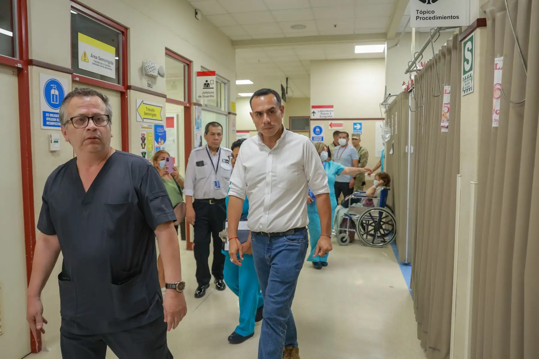 Presidente José Jerí, visitó Hospital Guillermo Almenara para recoger demandas de pacientes y adoptar medidas que mejoren la atención en salud. Foto: ANDINA/Prensa Presidencia