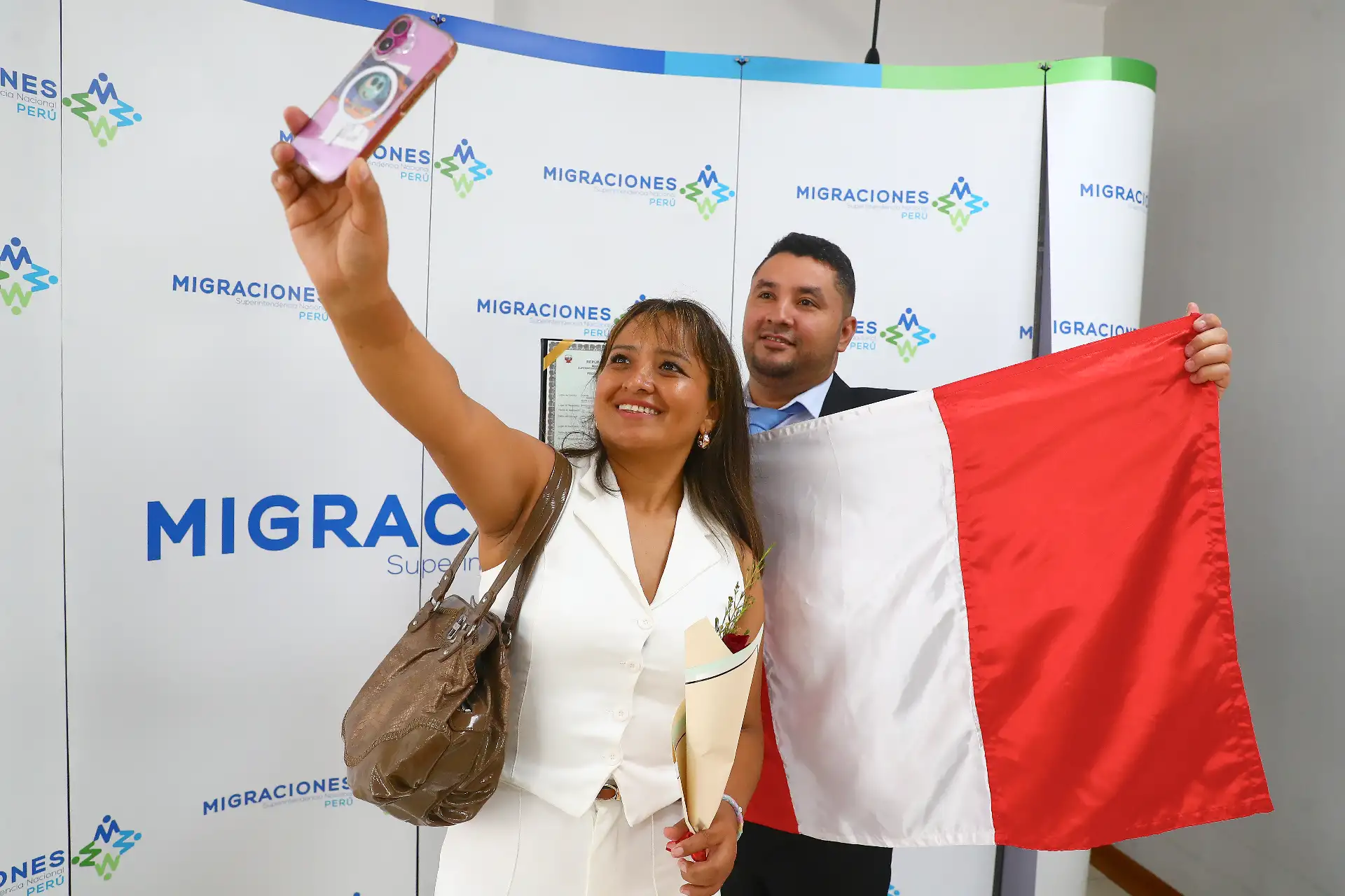 Migraciones otorga nacionalidad peruana a 24 ciudadanos extranjeros en ceremonia previa a San Valentin