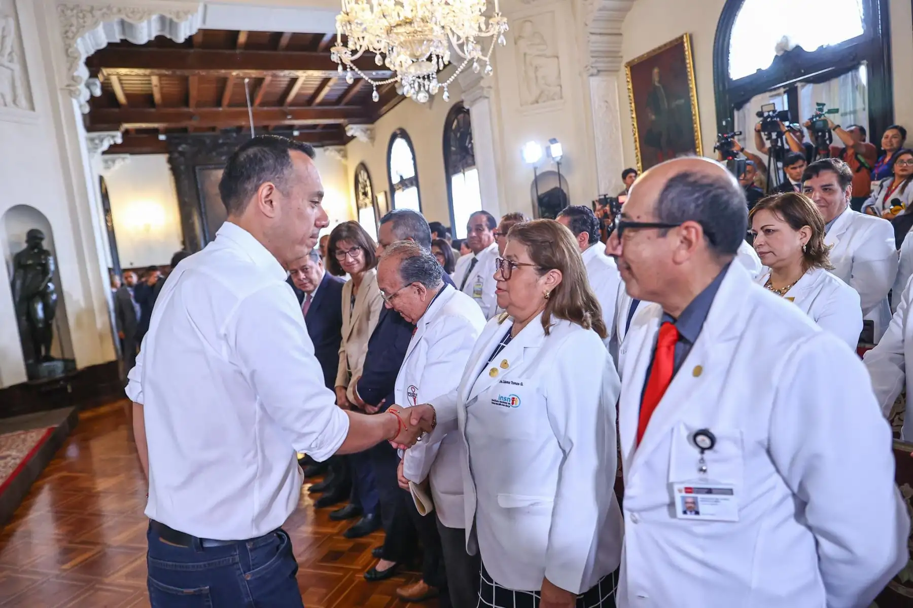 El presidente de la República, José Jerí, participó en la firma del acta de entendimiento entre el Ministerio de Salud (Minsa) y EsSalud, realizada en Palacio de Gobierno, para fortalecer los servicios de salud a nivel nacional. Foto: ANDINA/Prensa Presidencia