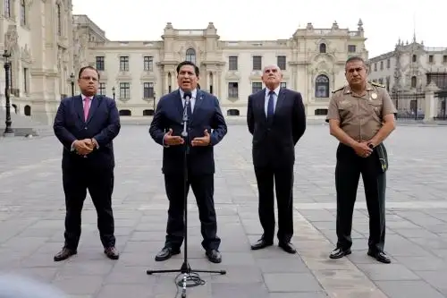 Presentan plan de seguridad 2026-2028 en conferencia de prensa, donde estuvo presente el premier Álvarez, el ministro del Interior, Tiburcio; el Comandante General de la PNP, Arriola; y el ministro de Justicia, Martínez. Foto: ANDINA/Presidencia