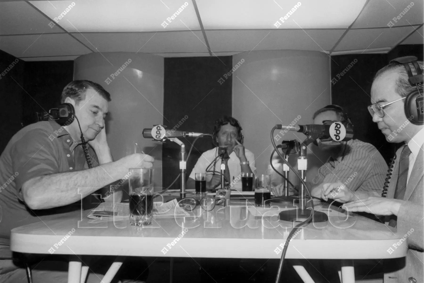 Lima - 16 febrero 1991 / Periodista Dennis Vargas Marín en el programa "Enfoque de los sábados" de Radio Programas del Perú (RPP). Foto: Archivo Histórico de El Peruano / Víctor Palomino