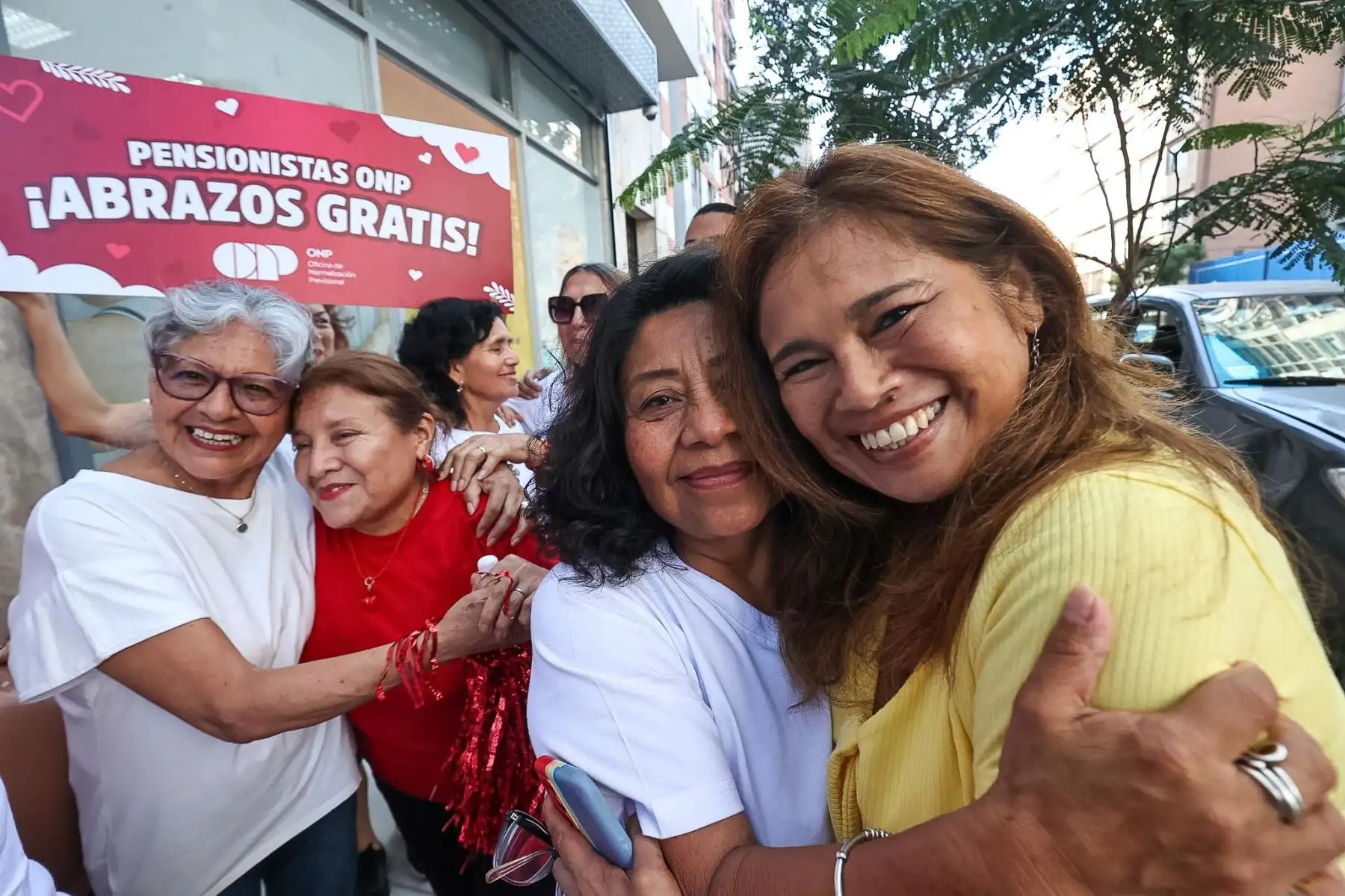 Con entusiasmo y calidez, los adultos mayores compartieron mensajes de afecto y compañía durante la jornada por San Valentín. Foto: ANDINA/ Juan Carlos Guzmán