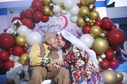 Lince: parejas de adultos mayores renovaron sus votos matrimoniales en emotiva ceremonia por San Valentín