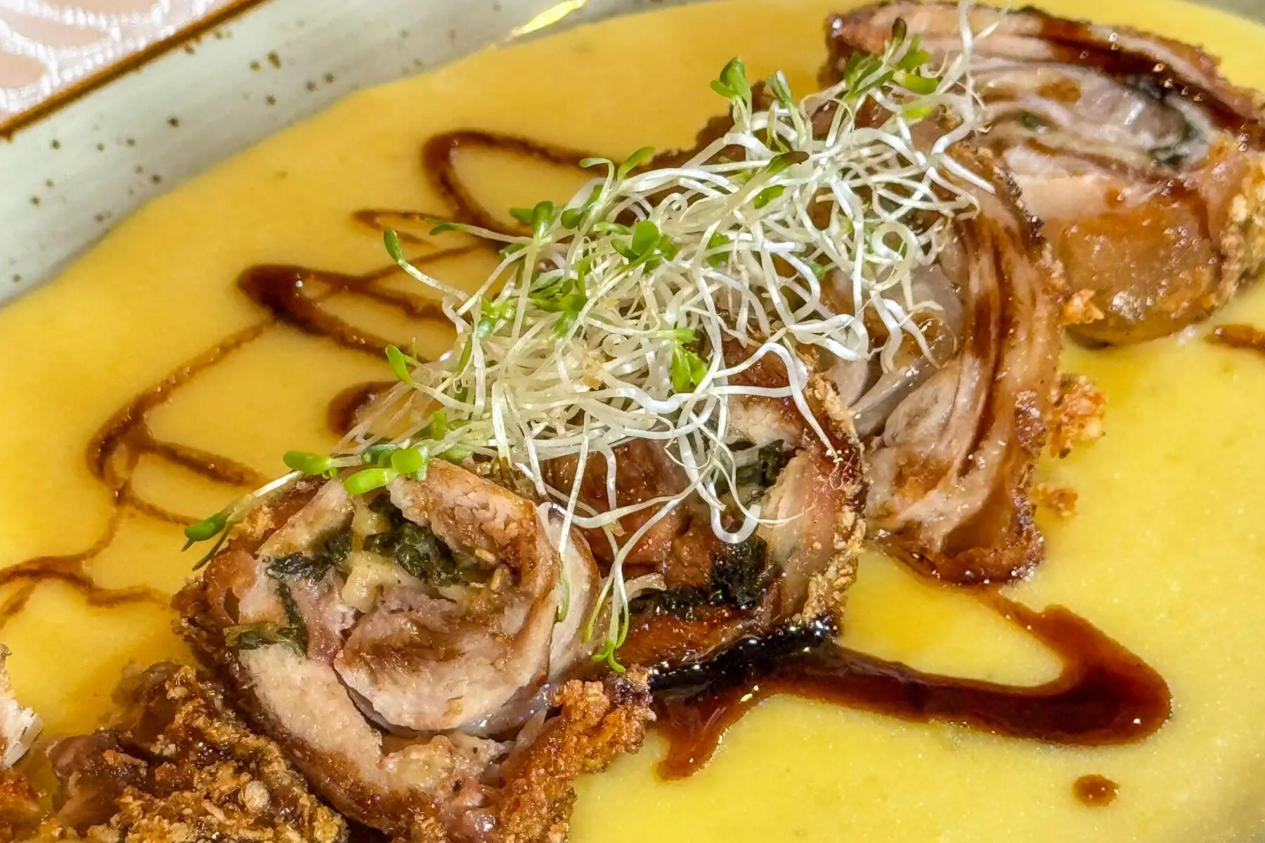 Los turistas no pueden dejar de probar los platos típicos de la región que actualmente también se integran con ingredientes fusión haciendo mas grata la experiencia gastronómica. Foto: ANDINA/Ricardo Cuba