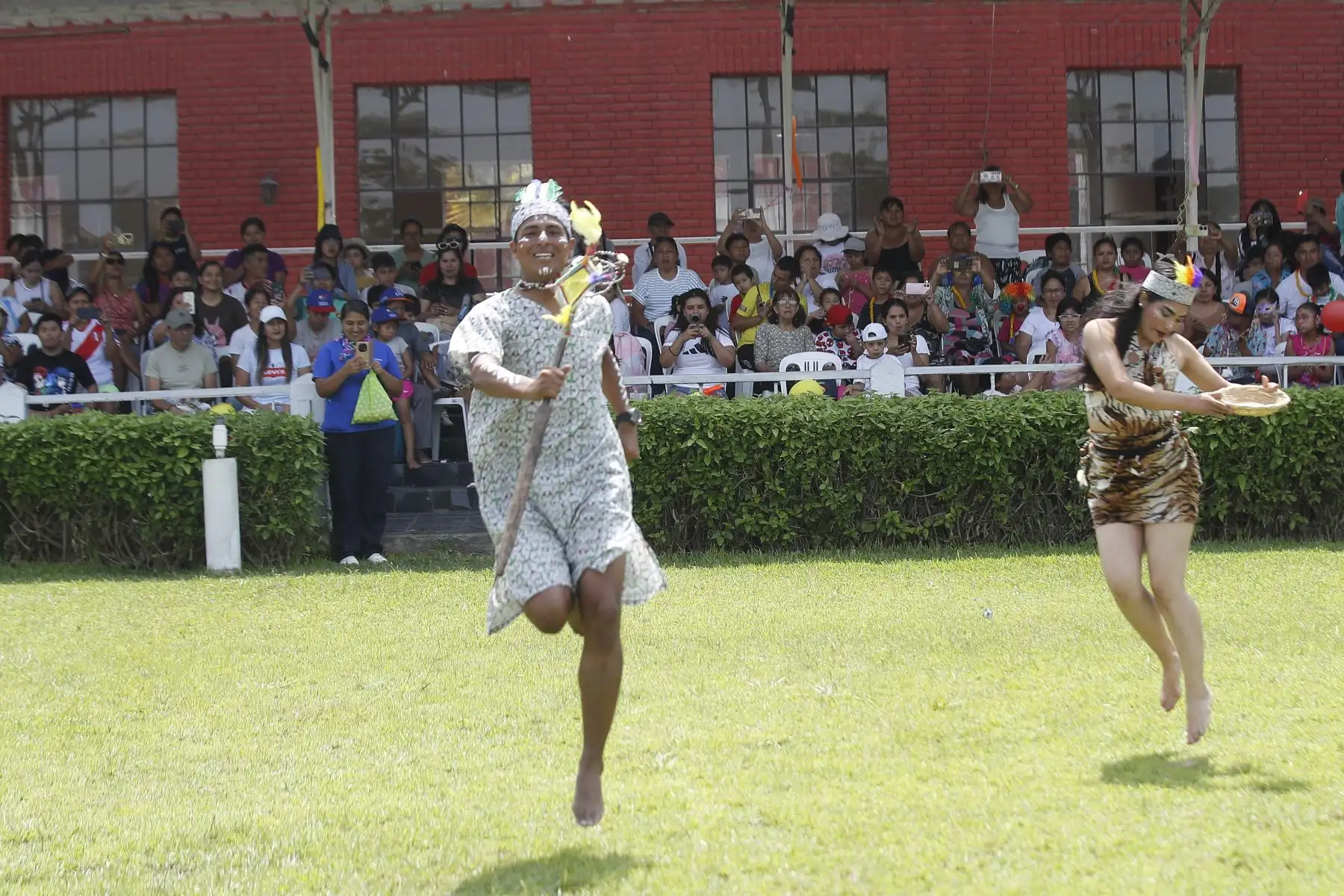 Policía Nacional del Perú, a través de la Unidad Histórica de Policía Montada "El Potao" organiza el festival “Equino Carnavales POTAO PNP ”.  Esta actividad, busca fortalecer las habilidades sociales y control de sentimientos, entre niños, adolescentes y adultos con discapacidad y/o habilidades diferentes.
Foto: ANDINA/ Eddy Ramos