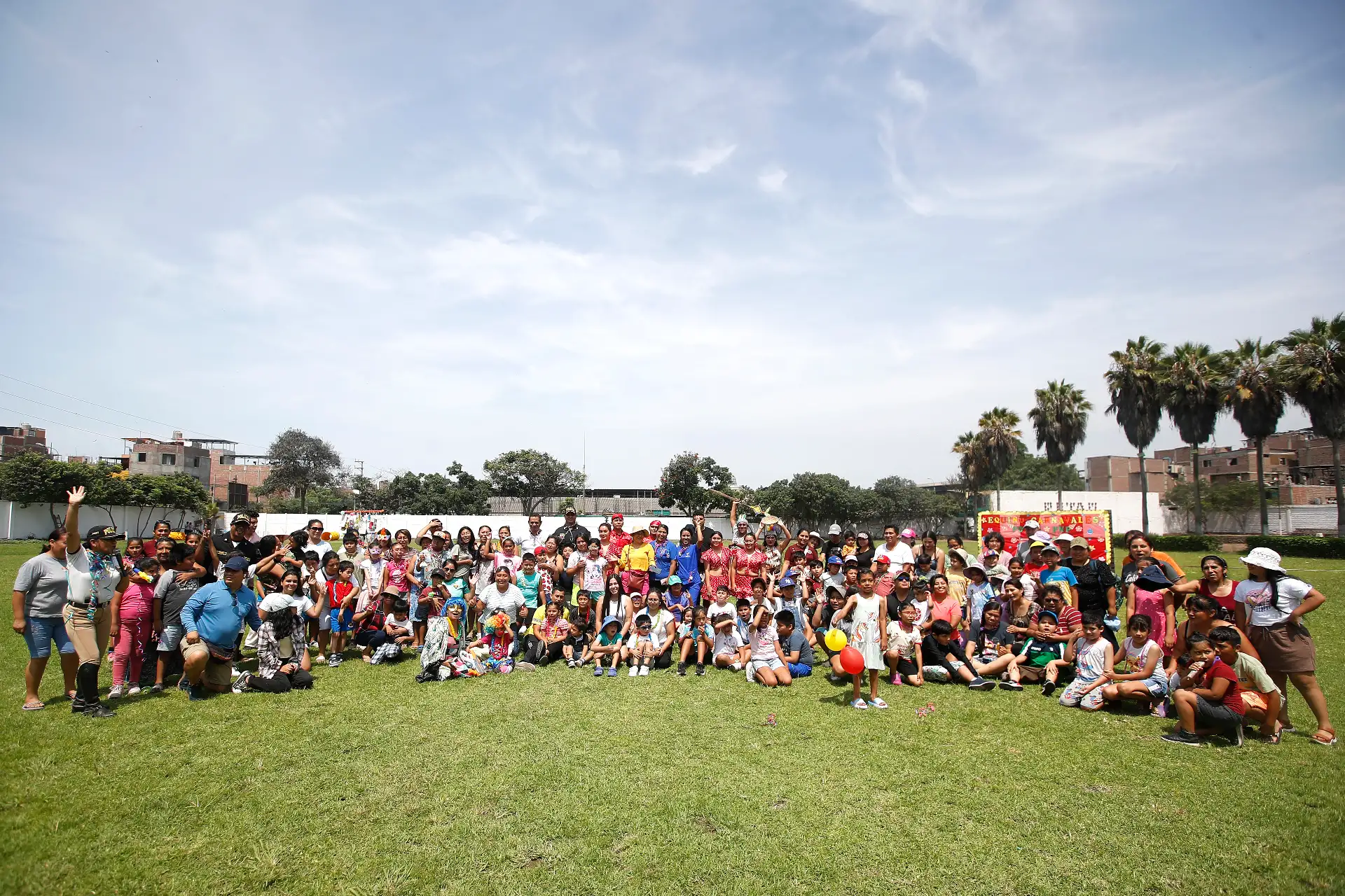 Policía Nacional del Perú, a través de la Unidad Histórica de Policía Montada "El Potao" organiza el festival “Equino Carnavales POTAO PNP ”.  Esta actividad, busca fortalecer las habilidades sociales y control de sentimientos, entre niños, adolescentes y adultos con discapacidad y/o habilidades diferentes.
Foto: ANDINA/ Eddy Ramos