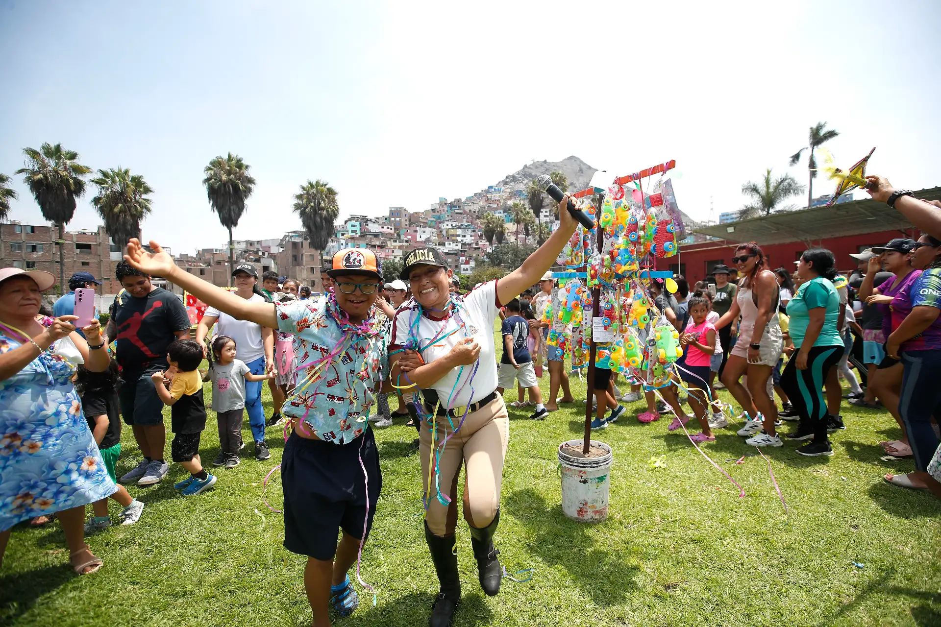 Policía Nacional del Perú, a través de la Unidad Histórica de Policía Montada "El Potao" organiza el festival “Equino Carnavales POTAO PNP ”.  Esta actividad, busca fortalecer las habilidades sociales y control de sentimientos, entre niños, adolescentes y adultos con discapacidad y/o habilidades diferentes.
Foto: ANDINA/ Eddy Ramos