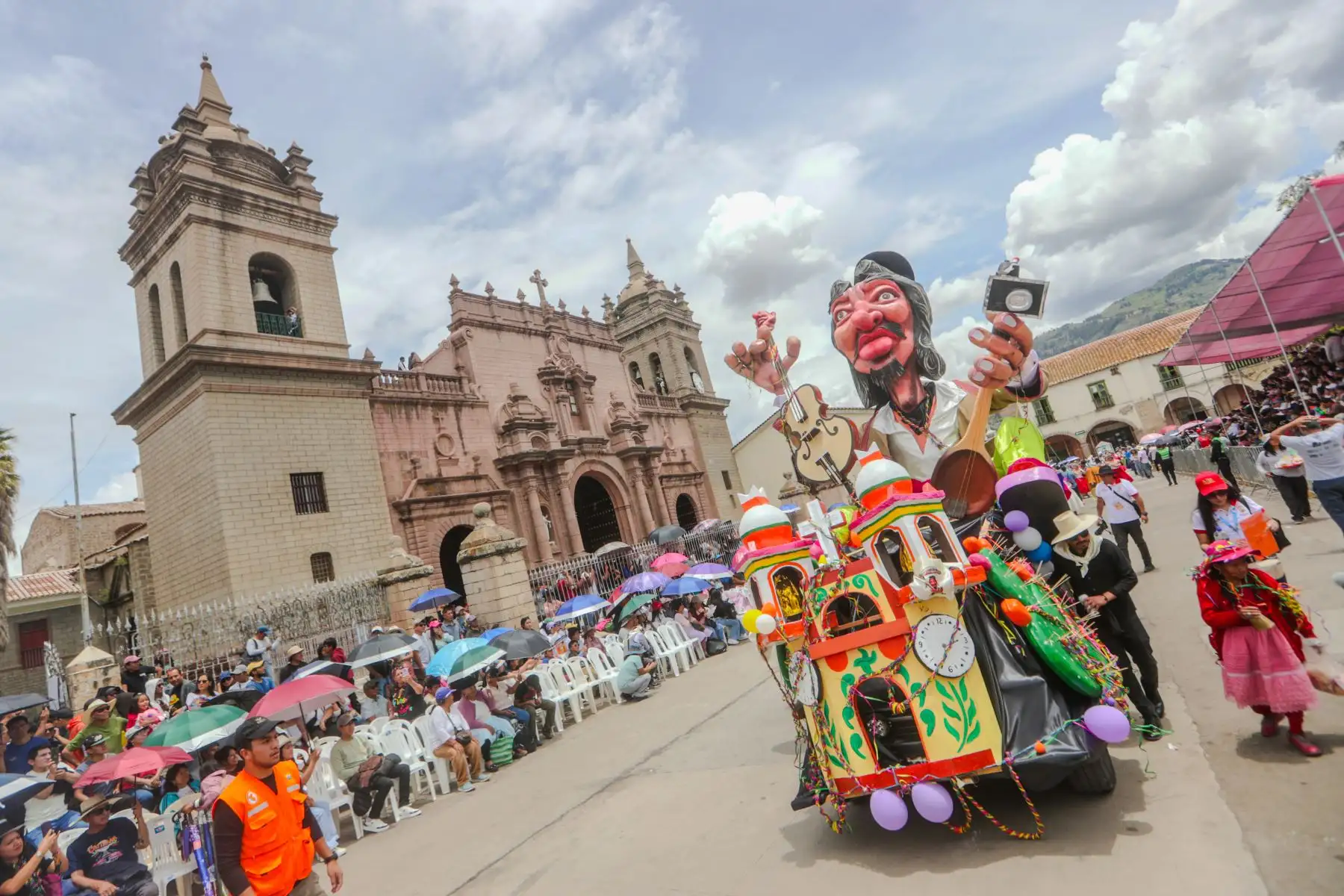 Las actividades celebratorias del Carnaval de Ayacucho 2026 empiezan el martes 3 de febrero con la elección del séquito del Ño Carnavalón, personaje icónico de esta festividad.  Foto: ANDINA/Ricardo Cuba