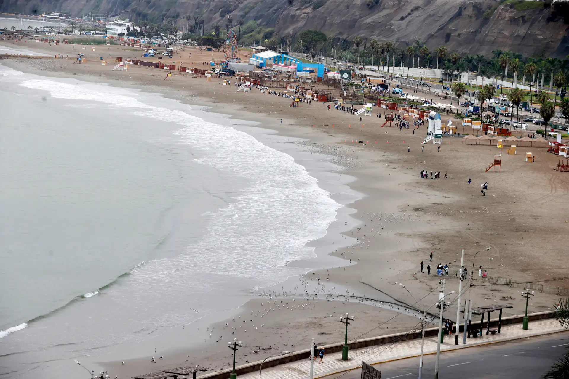 Municipalidad de Chorrillos cierra temporalmente la  playa Agua Dulce por  razones de salubridad