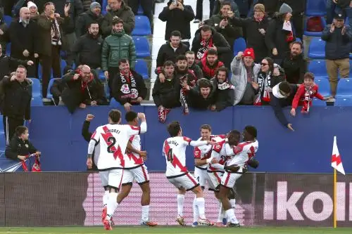 Rayo Vallecano golea 3 a 0 al Atlético Madrid por la liga española