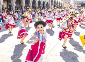 La ciudad de Ayacucho vive hoy lunes 16 de febrero con gran intensidad el tercer día consecutivo del tradicional Carnaval Ayacuchano, una de las festividades más importantes del país. ANDINA/Difusión