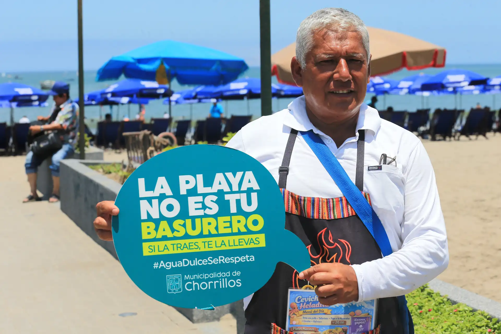 Por primera vez, la playa Agua Dulce amaneció limpia tras el cierre de un día dispuesto por la municipalidad de Chorrillos.  Los bañistas tienen acceso al concurrido balneario y los negocios se reactivaron para brindar atención al público. 
Foto: ANDINA/Héctor Vinces