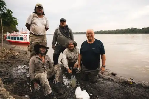 Un equipo de científicos, liderado por un paleontólogo peruano Rodolfo Salas-Gismondi, recorrió en agosto de 2025 cerca de 500 km en Loreto en busca de fósiles que revelen el origen de la biodiversidad amazónica. Foto: Cortesía Daiji Umemoto/Archivo