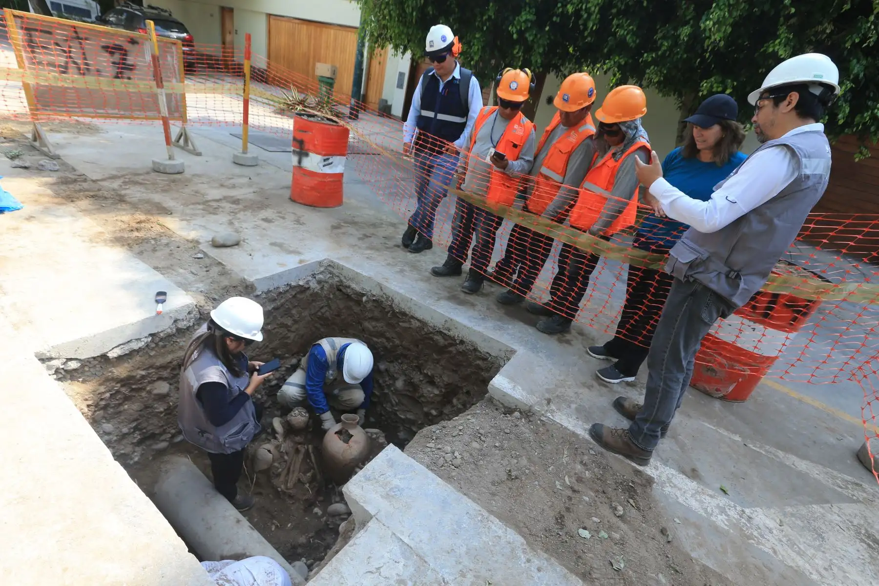 El descubrimiento aporta información relevante sobre las prácticas funerarias de la cultura Blanco sobre Rojo y fue reportado en coordinación con el Ministerio de Cultura. Foto: ANDINA/ Héctor Vinces