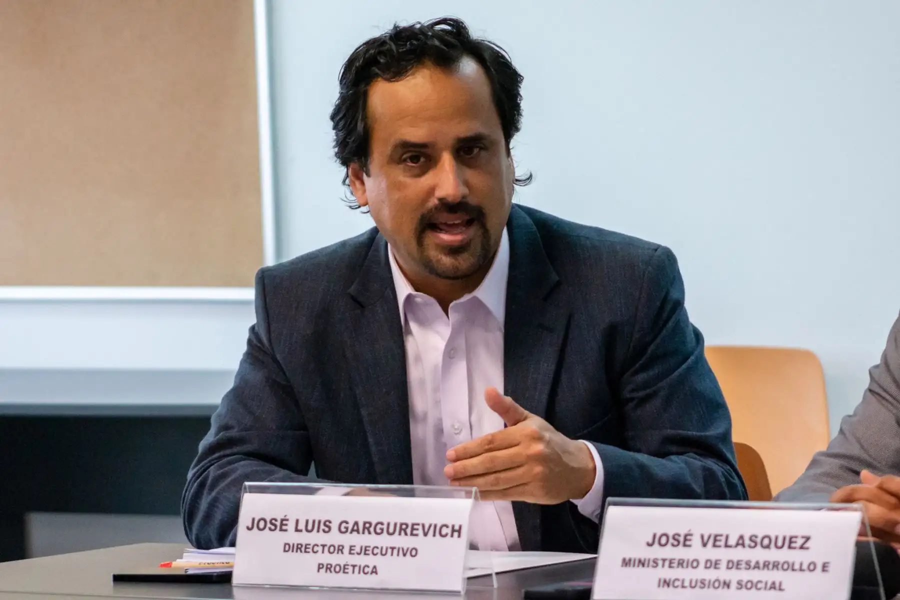 Debate presidencial: Proética señala que candidatos optan por estrategias efectistas