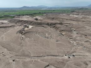 Arqueólogos peruanos descubrieron en el valle de Chicama, en La Libertad, un nuevo geoglifo y un templo en la zona; y, además, registraron un extenso complejo agrícola y ceremonial. Todos estos elementos fueron construidos por la sociedad Chimú. Foto: Programa Arqueológico Chicama