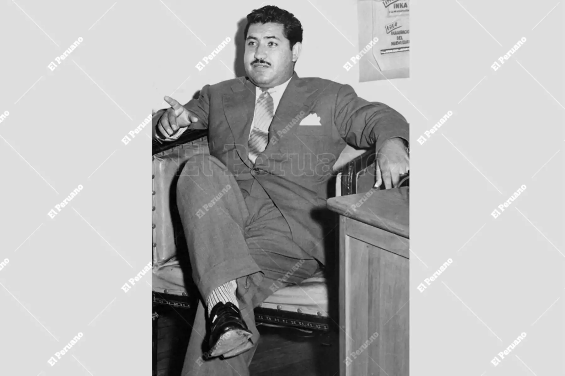 Lima - mayo 1956 / Joven compositor  Mario Cavagnaro,  autor de "Yo la quería patita", un rotundo éxito musical interpretado por Los Troveros Criollos. Foto: Archivo Histórico de E Peruano