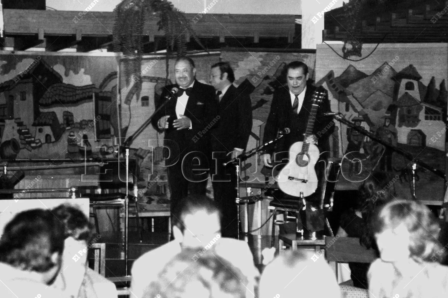 Buenos Aires - junio 1984 / El compositor Mario Cavagnaro, el cantante Rafael Matallana y el guitarrista Óscar Avilés durante una presentación en Argentina. Foto: Archivo Histórico de El Peruano