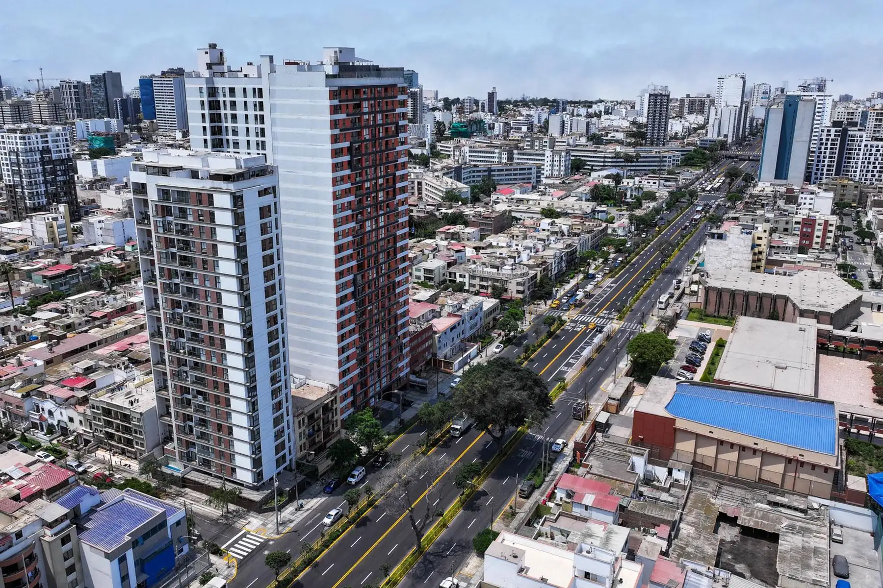 La Municipalidad Metropolitana de Lima lidera la entrega de la remodelada avenida Brasil, obra que beneficia directamente a más de 500 mil vecinos de Magdalena, Pueblo Libre, Jesús María y Breña. Foto: ANDINA/ Lenin Lobaton
