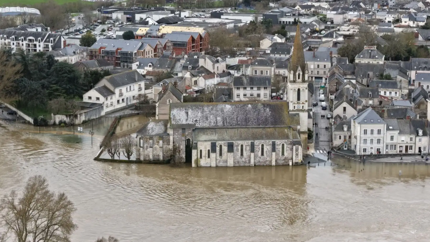 Francia se encuentra en una situación excepcional, explicó el director del servicio de información sobre inundaciones Vigicrues, debido al gran número de departamentos en alerta por inundaciones y a la persistencia del fenómeno en el tiempo. AFP