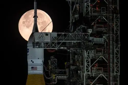 El ensayo general húmedo de Artemis II finalizó hoy a las 10:16 p.m. (hora peruana), concluyendo como estaba previsto a los 29 segundos del conteo regresivo.