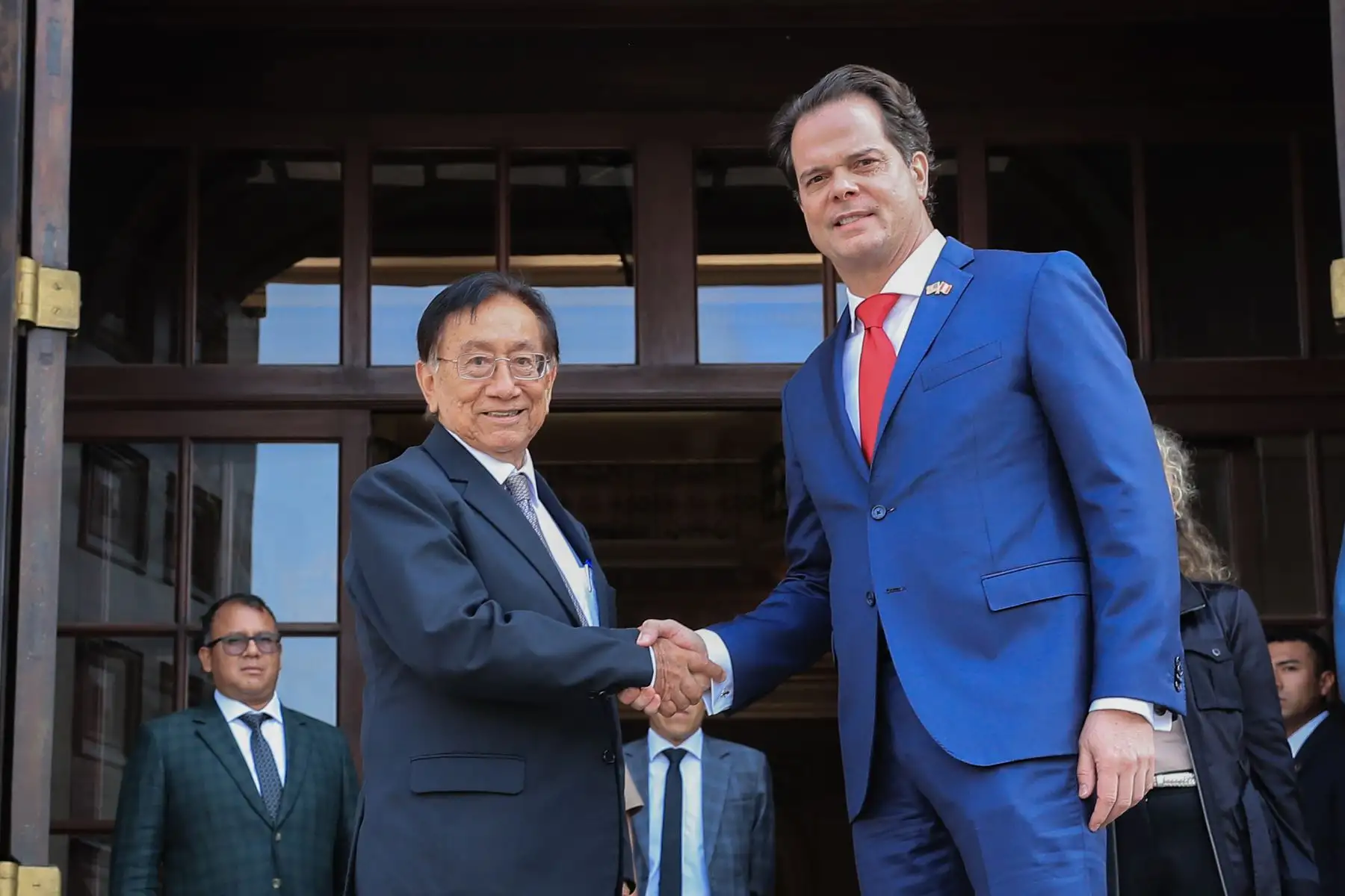 El presidente José María Balcázar sostuvo una reunión con el embajador de Estados Unidos, Bernie Navarro.

Foto: ANDINA/Prensa Presidencia