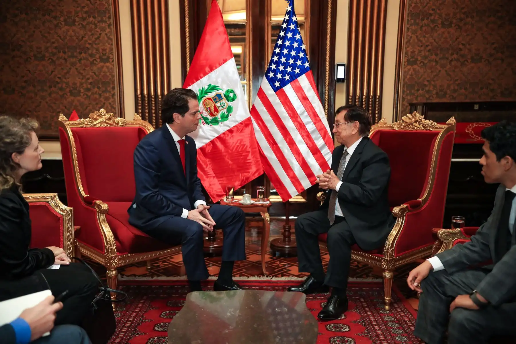 El presidente José María Balcázar sostuvo una reunión con el embajador de Estados Unidos, Bernie Navarro.

Foto: ANDINA/Prensa Presidencia