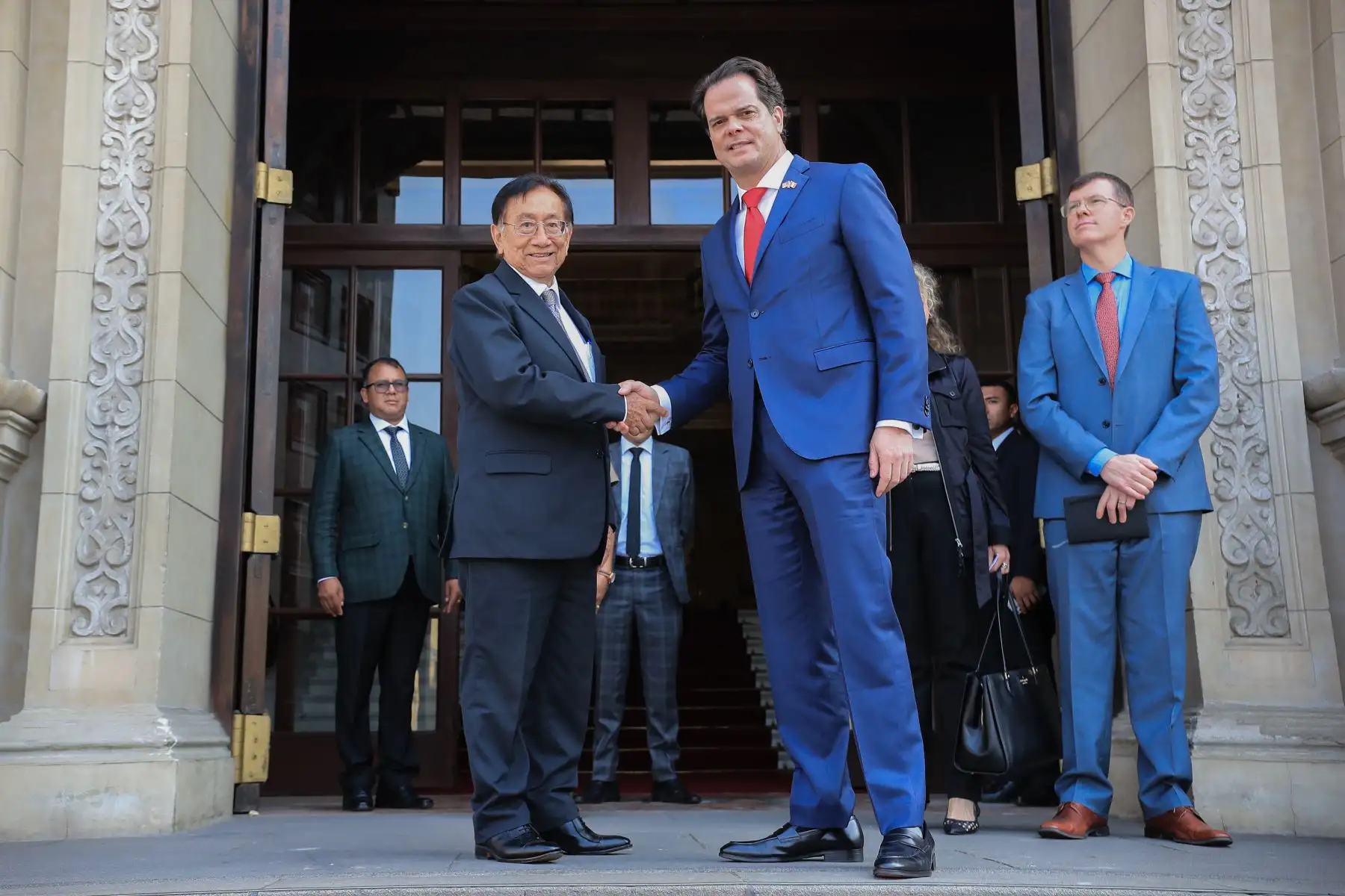 El presidente José María Balcázar sostuvo una reunión con el embajador de Estados Unidos, Bernie Navarro.

Foto: ANDINA/Prensa Presidencia