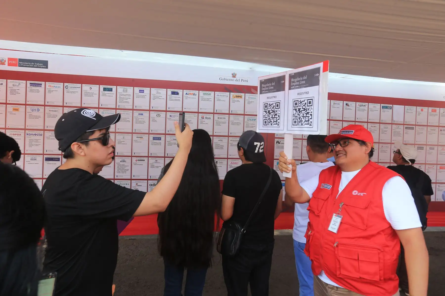 La Explanada del Parque de la Exposición es el epicentro de las oportunidades laborales.

Foto: ANDINA/Héctor Vinces