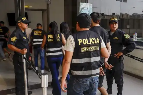 El ministro Arroyo Sánchez señaló que estas acciones forman parte de una estrategia integral para enfrentar la criminalidad que afecta a diversos sectores, especialmente a transportistas, comerciantes y familias peruanas. EANDINA/Difusión