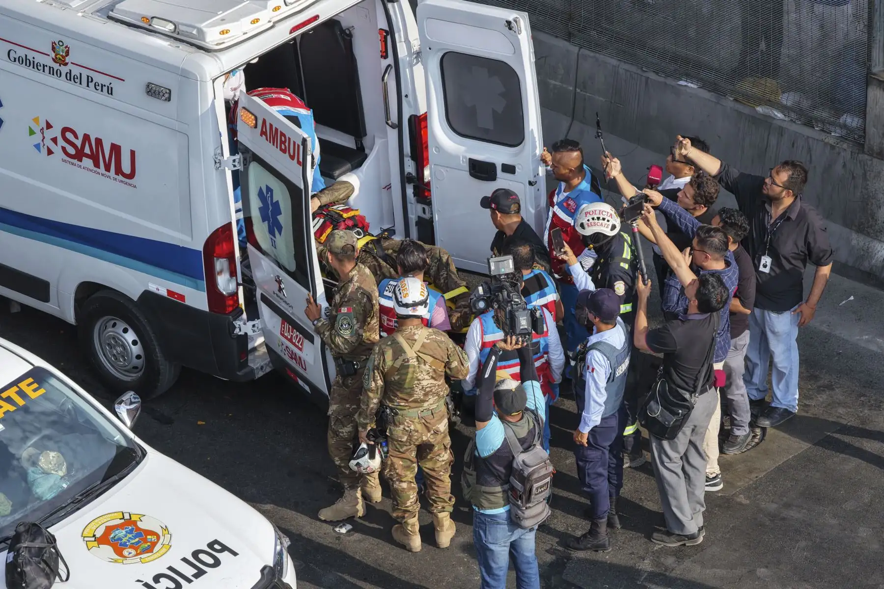 Uno de los puntos de búsqueda es el puente del Ejército, donde se forma una especie de caída de agua, consi Foto: ANDINA/Jhonel Rodríguez Robles